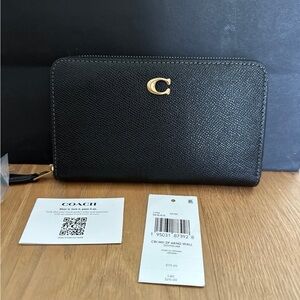 Coach Medium Zip Round Wallet Black cross grain Leather $175